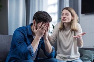 Vastu Tips: अगर घर में हो नकारात्मक ऊर्जा, तो दिखाई देते है यह पांच लक्षण, यहां जाने क्या है इसका उपाए...
